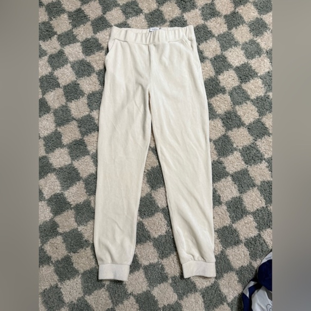 B.YOUNG THE COLLECTION NWT cream pull on ankle velour sweatpants size small